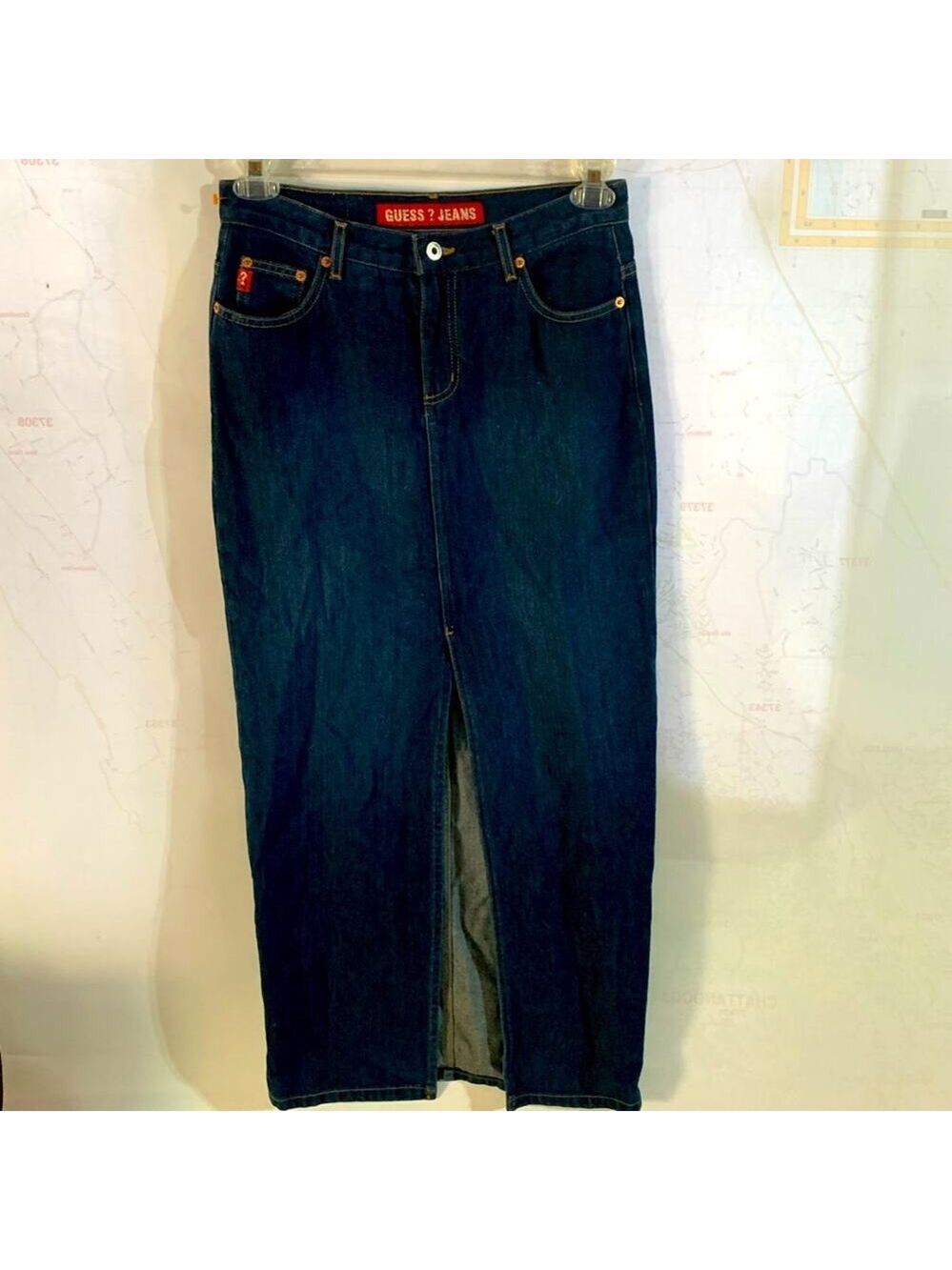 Guess - Picture 3 of 8